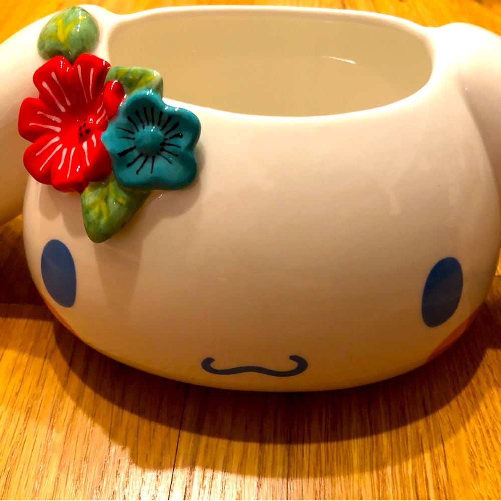 NWOT Cinnamoroll Planter